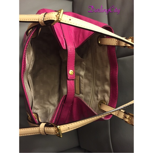 Michael Kors Jet Set Grab Leather Fuschia Tote Bag - Picture 4 of 4