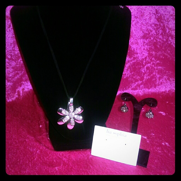 Lia Sophia Jewelry - Lia sophia earrings and necklace set. NWT