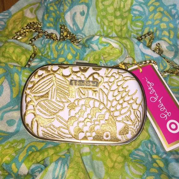 Lilly Pulitzer Handbags - Lilly Pulitzer clutch for target . NWT ✨