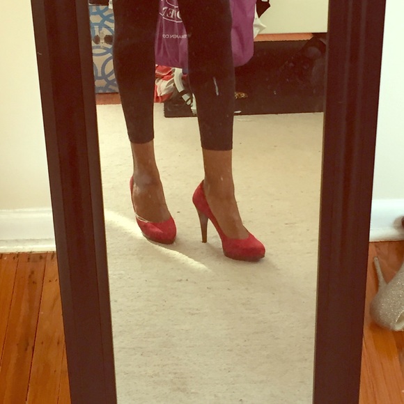 Red Nine West Pumps