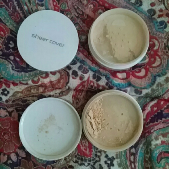 Natural skin tone sheer cover foundation