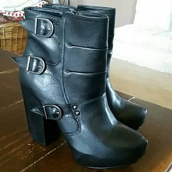 BUNDLED *Brand New* HeartSOLE Heeled Booties