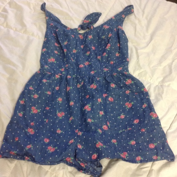 Pac Sun Floral Romper with Tie Back & Pockets (XS)