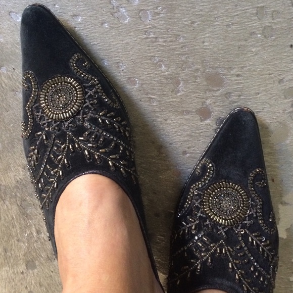 Donald Pliner black velvet with silver beading