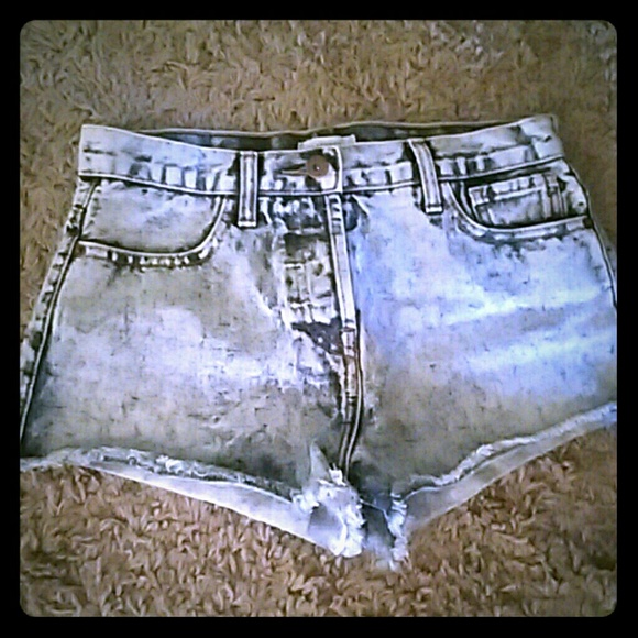 High-waisted Denim Shorts
