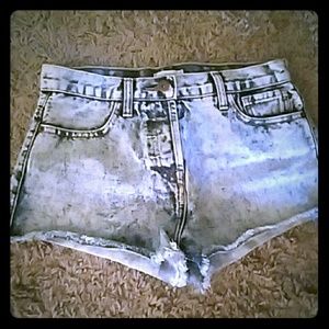 High-waisted Denim Shorts