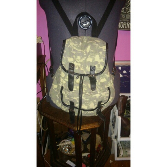 Skull camo book bag