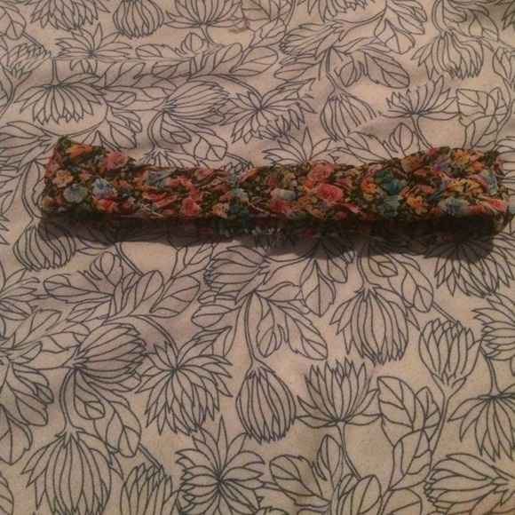 Forever 21 floral headband
