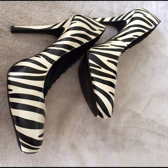 Steve Madden Zebra Print Platforms - Picture 2 of 4