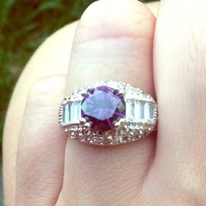Stunning purple fashion ring