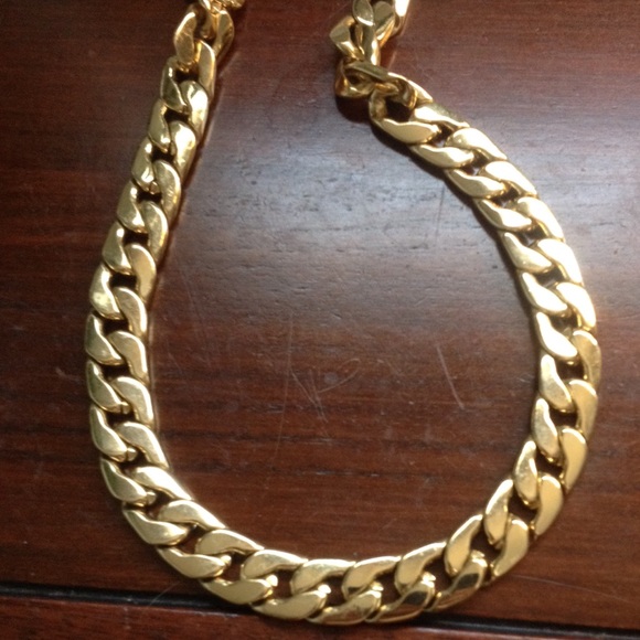Gold chain necklace