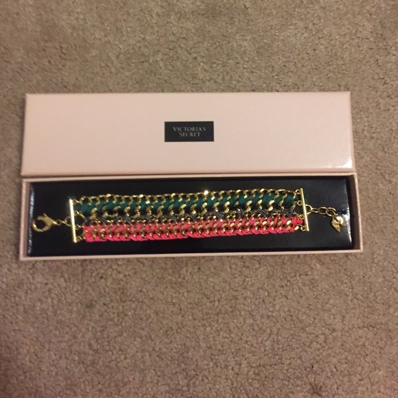 Victoria's Secret chain bracelet.