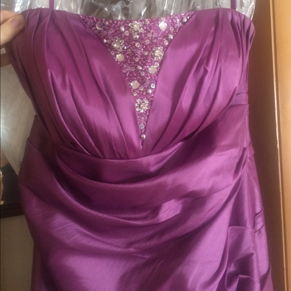Long prom dress - Picture 2 of 3