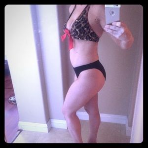 NWOT ASOS leopard Bikini Top & Black Bottom M 6 8