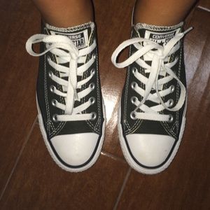 woman's size 7 army green converse
