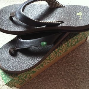 Women's Brown Sanuk