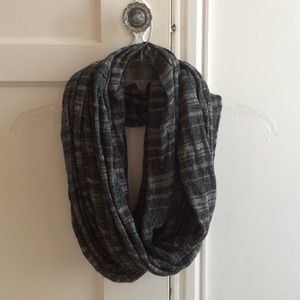 🚫sold🚫 Brandy Melville infinity scarf