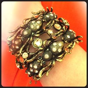 Flash Sale! 🎉🎉Gold spider cuff bracelet!