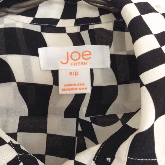 🚫SOLD LOCALLY🚫Joe Fresh graphic buttondown shirt - Picture 3 of 3