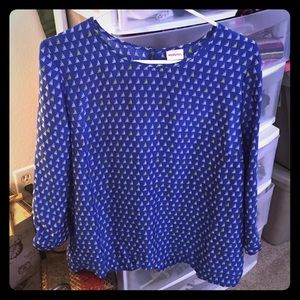 Flash Sale 🎉🎉Blue and yellow sailboat print top!