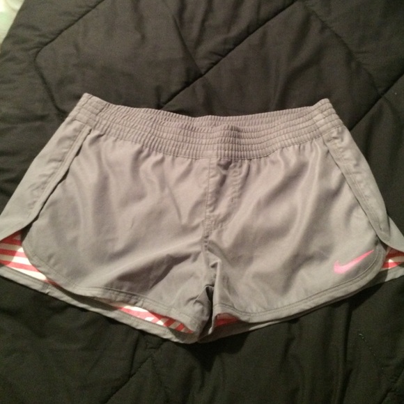 reversible pink white and gray Nike shorts - Picture 1 of 2