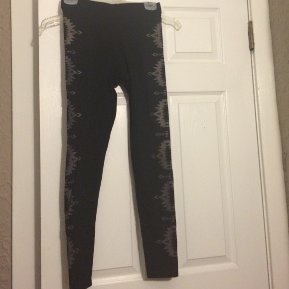 PINK Black Tribal Print Leggings
