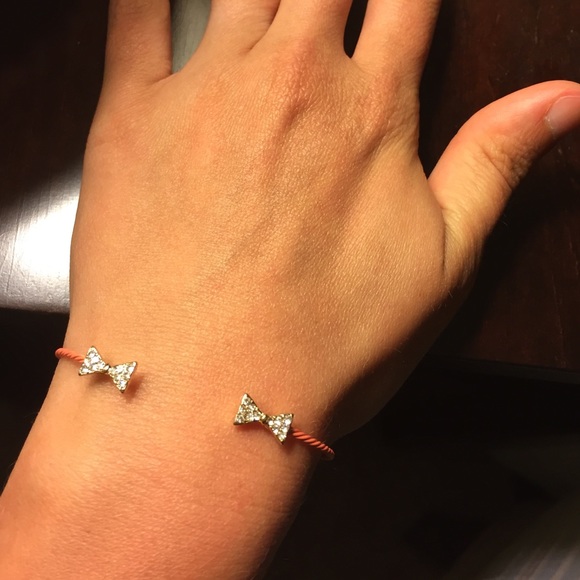 Jewelry - 💋 SOLD 💋 Bow bracelet