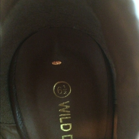 Brown buckle heels. - Picture 3 of 3