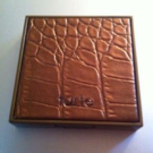 Tarte Amazonian clay waterproof bronzer