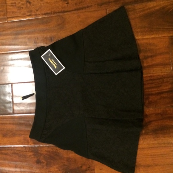 Juicy Couture Pitch Black Skirt with Contrast - Picture 1 of 3