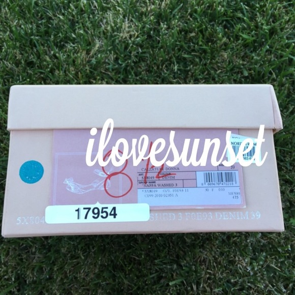 {MIU MIU} Denim Washed Sandals - Picture 4 of 4