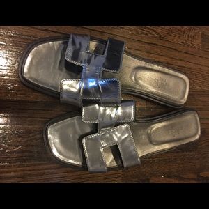 Hermes metallic silver H sandals, flat