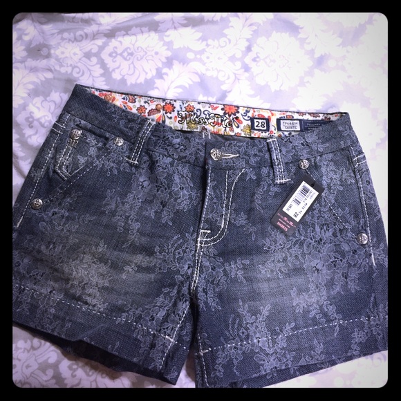 Super cute Miss Me shorts!