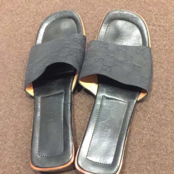 Gucci flats, wood bottom