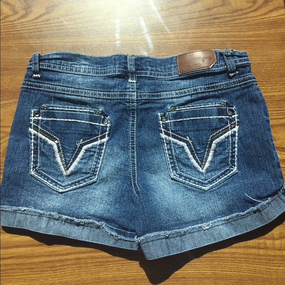 Low Rise Short - Picture 3 of 3