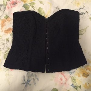 Fish eye hook strapless top