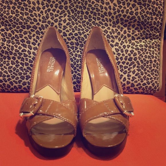 Michael Kors camel patent heels