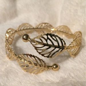 Gold leaf arm bracelet 💫🍃🍂