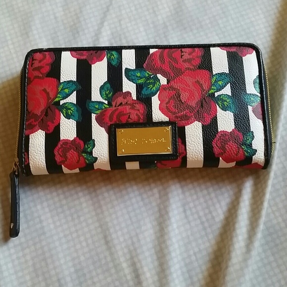 Betsey johnson rose wallet