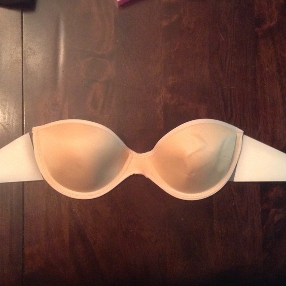 Backless strapless bra