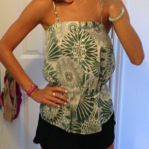 Silk green pattern peplum top!