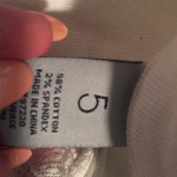 New white fringe shorts - Picture 2 of 2