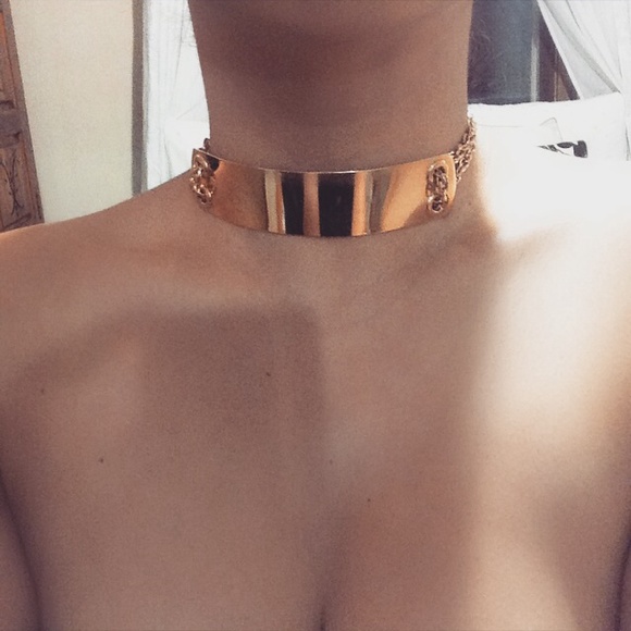 BCBGMAXAZRIA "The Futura Collection" Choker