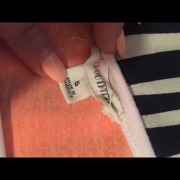 Cute peach muscle tank! - Picture 2 of 2