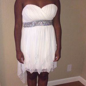 Beautiful High-Low white formal dress