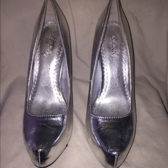 Metallic Silver Pumps