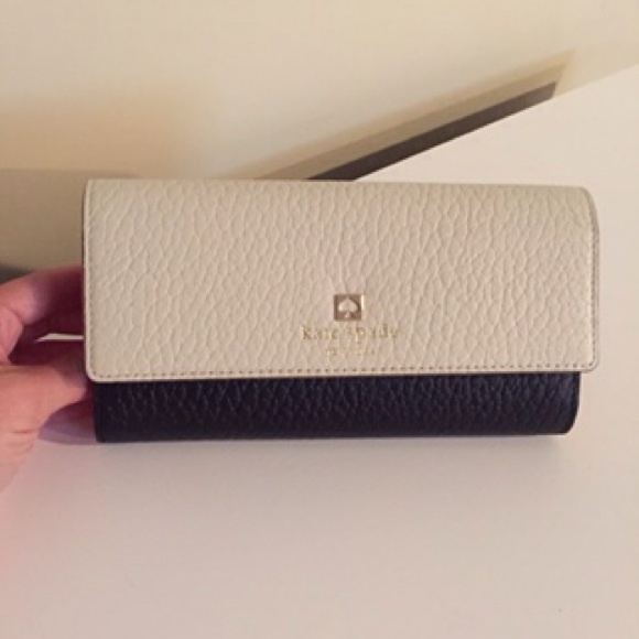 Nwt authentic Kate spade leather wallet