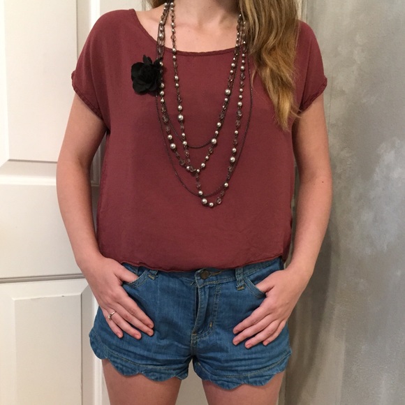 Maroon crop - Picture 2 of 3