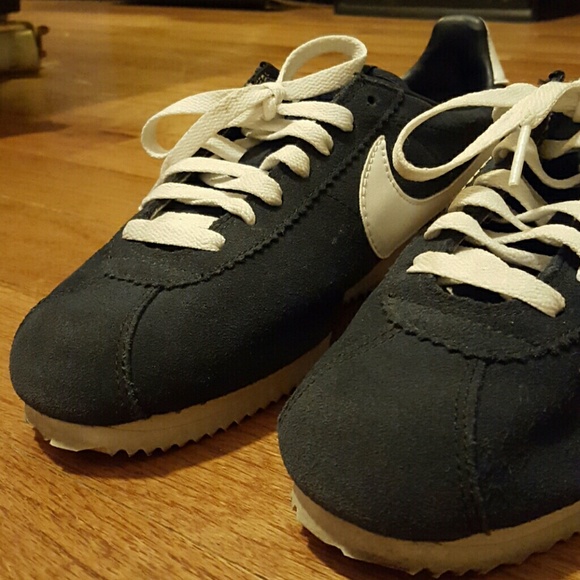 Lightly-worn Nike Navy/White With Orange Accent - Picture 2 of 4