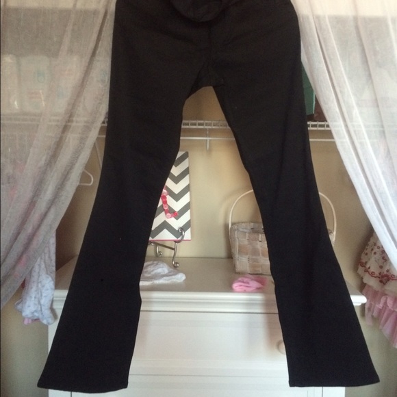 Black maternity jeans - Picture 1 of 3